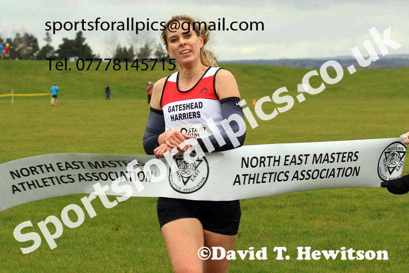 Womens 35+ and Mens 65+ 2023 NEMAA Cross Country, Croft Circuit, North Yorkshire. Photo: David T. Hewitson/Sports for All Pics